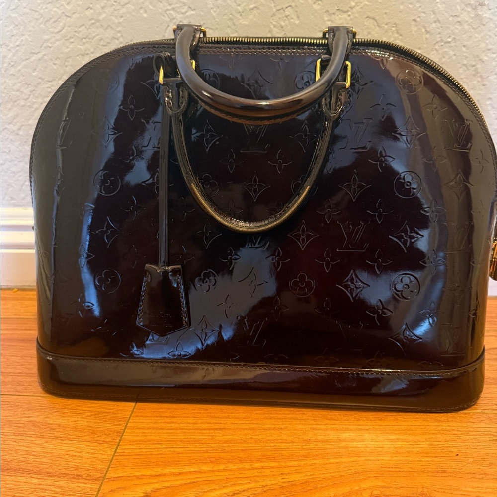 Elegant Black Designer Handbag